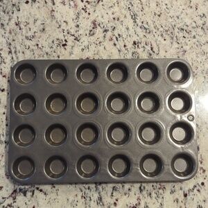 Pampered Chef Mini Muffin Pan